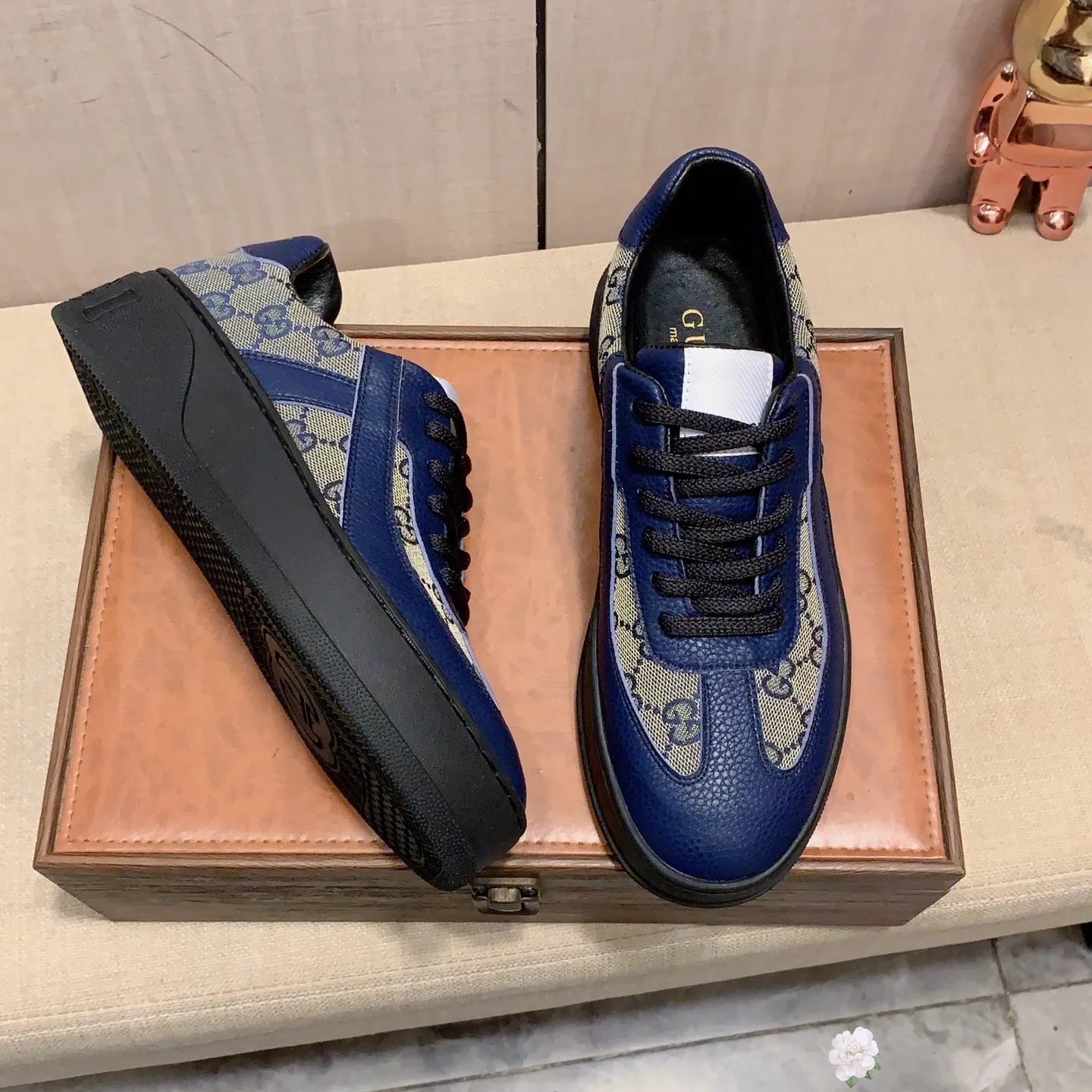 Men's men's shoes💰420💰💰🎩🎩[Lightning][Lightning] "GUCCI*" The latest and most popular casual sports shoes, top brand [seduce] luxury ~ purchasing agent, top quality ~. [Strong] The upper is made of imported breathable cowhide with material ➕ breathable sheepskin feet (•) and fine workmanship. The original stylish and stylish soft rubber wear-resistant and non-slip outsole is light and comfortable on the feet. The real thing looks better when photographed in person. 012: code: 38-44, can be customized to 45, 3️⃣ colors are available